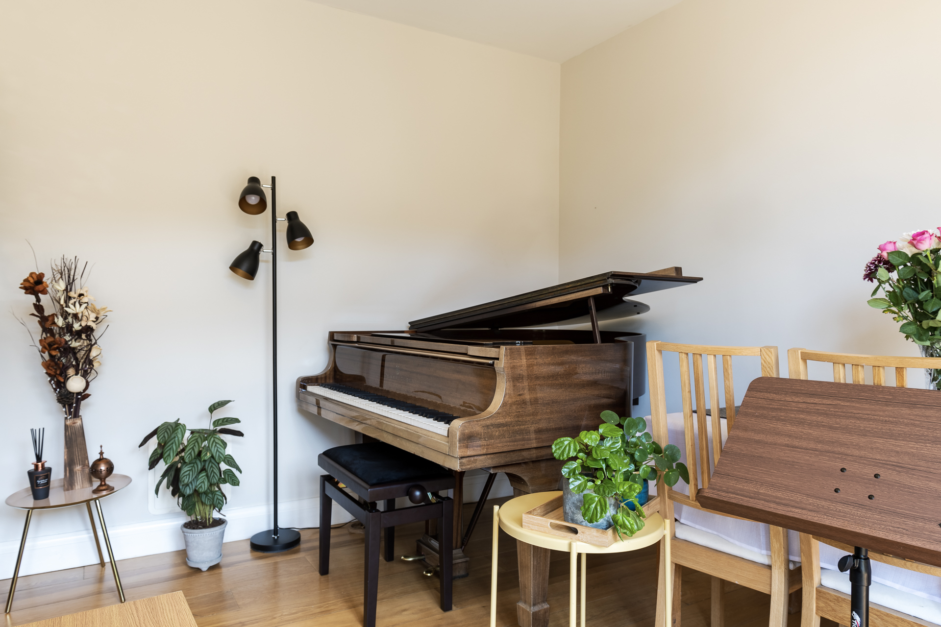 Cristina offers free music lessons and practice space through our scheme.